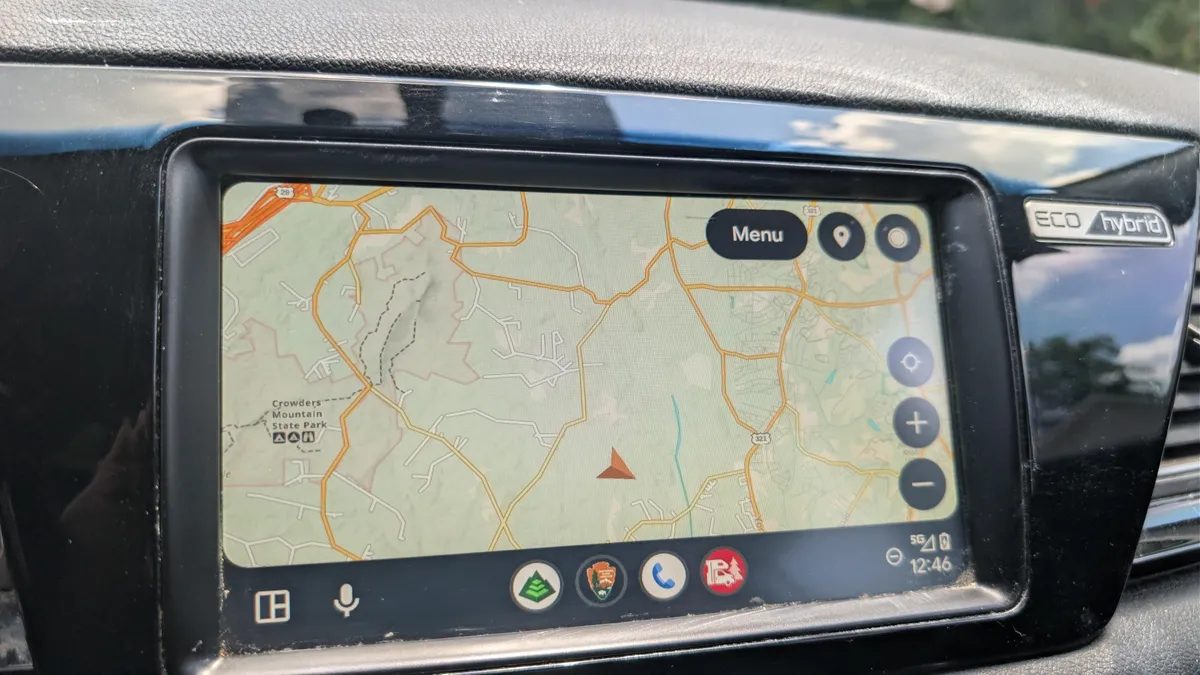 6 незаменимых приложений Android Auto для бездорожья и путешествий