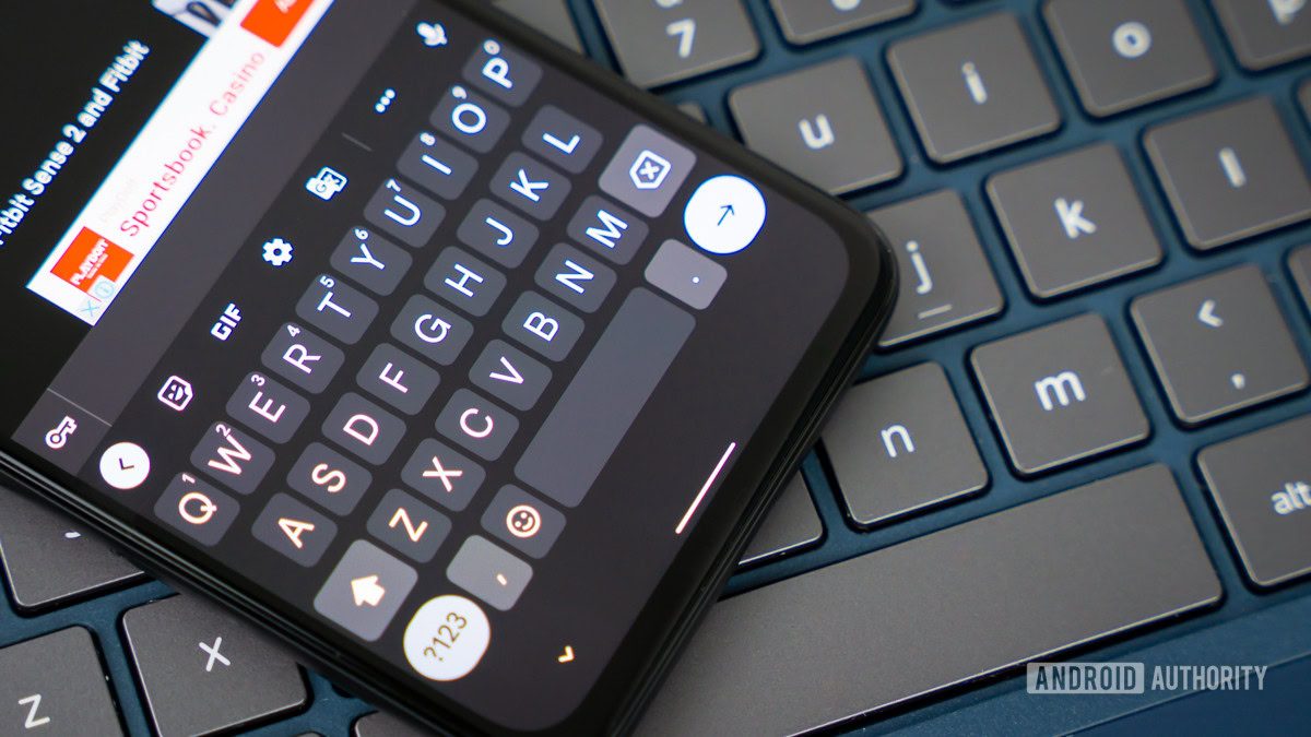 Gboard тестирует отключение автопробелов после подсказок