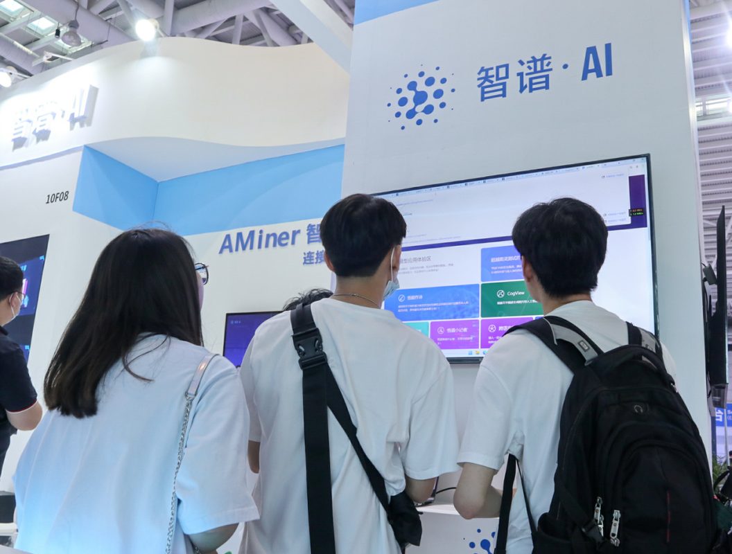 Китайский разработчик Zhipu AI запускает план «Touch High» для исследований AGI