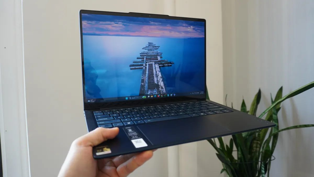 Lenovo Yoga Slim 7x (2026): мощный бизнес-ноутбук с OLED-дисплеем и Snapdragon X2 Elite