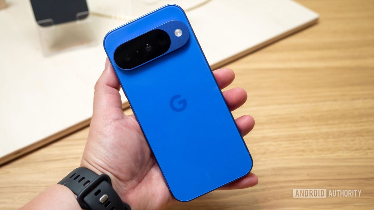 Motorola Edge 2026 бросает вызов Google Pixel 11 с ценником в $600