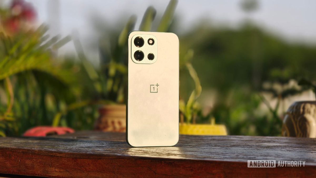Опрос: треть фанатов OnePlus готовы уйти к конкурентам при поглощении OPPO