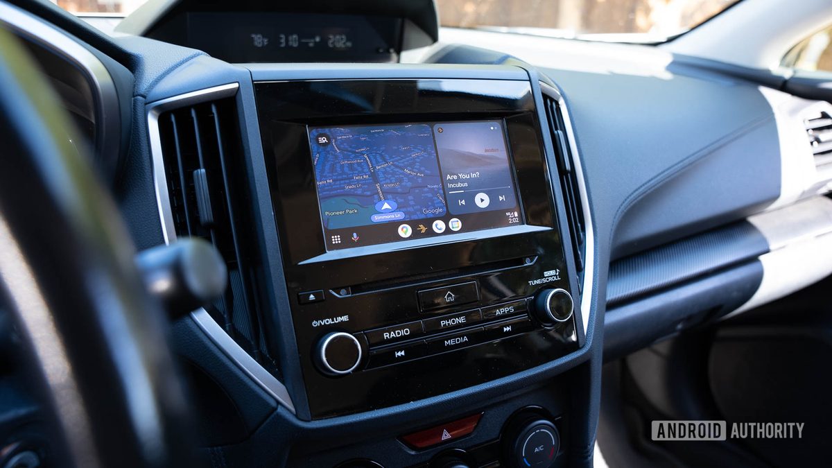 Ошибка Gemini в Android Auto мешает звонкам за рулём