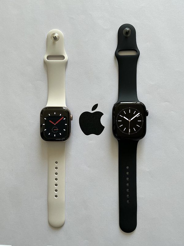 PITAKA Launches Carbon Fiber Magnetic Strap for Apple Watch