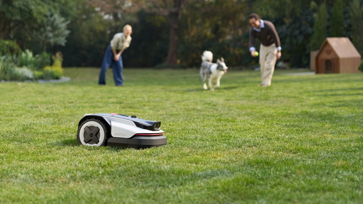 Roborock представила роботизированную газонокосилку с ИИ и RTK-навигацией