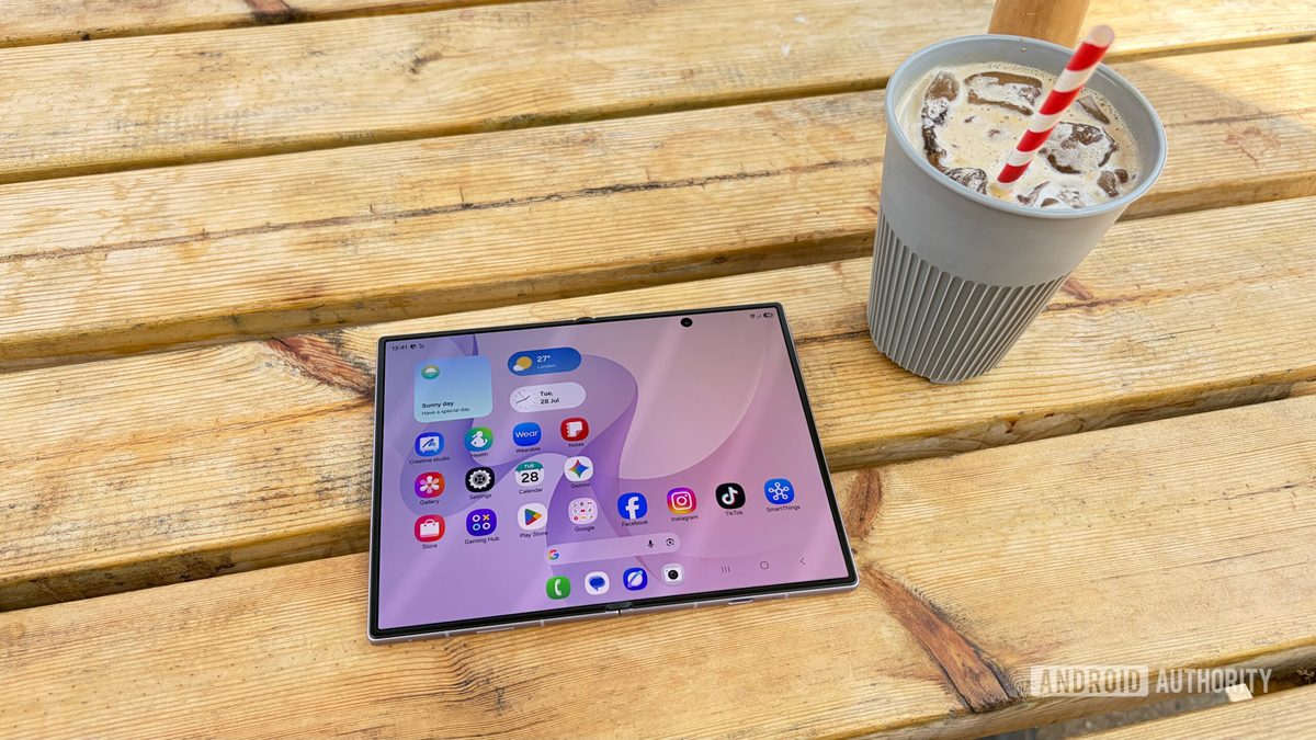 Samsung Galaxy Z Fold 8 завоевывает популярность благодаря новому дизайну